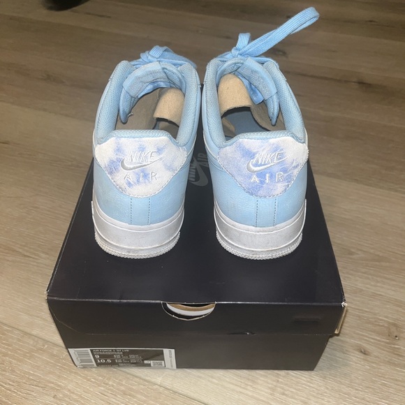 Barely worn nike forces - Picture 2 of 4